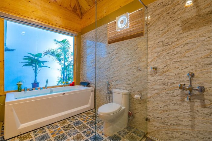 Larisa - Twin Suite Room - Image 10