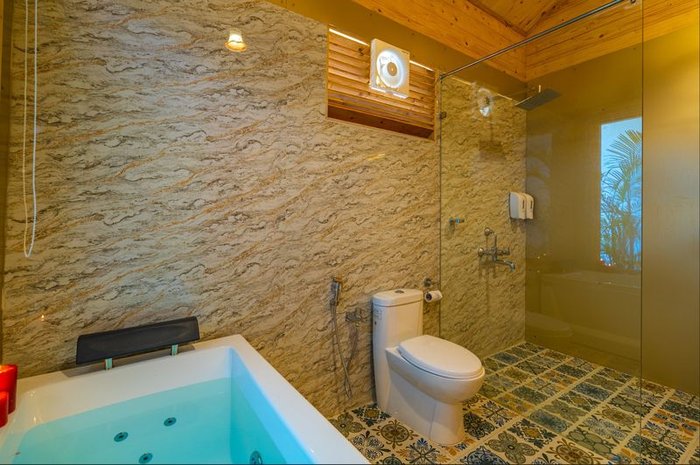 Larisa - Twin Suite Room - Image 7